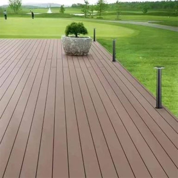 sàn gỗ nhựa ngoài trời sân golf